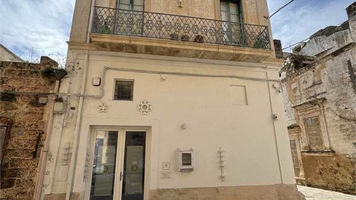 Palazzotto  tra storia, eleganza e versatilità.