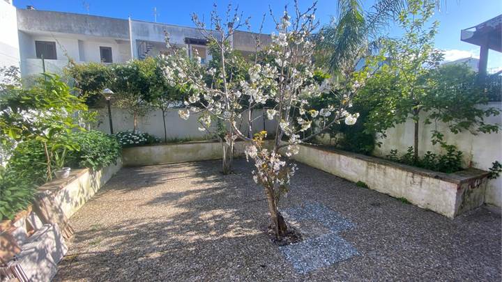 Villino su due livelli  